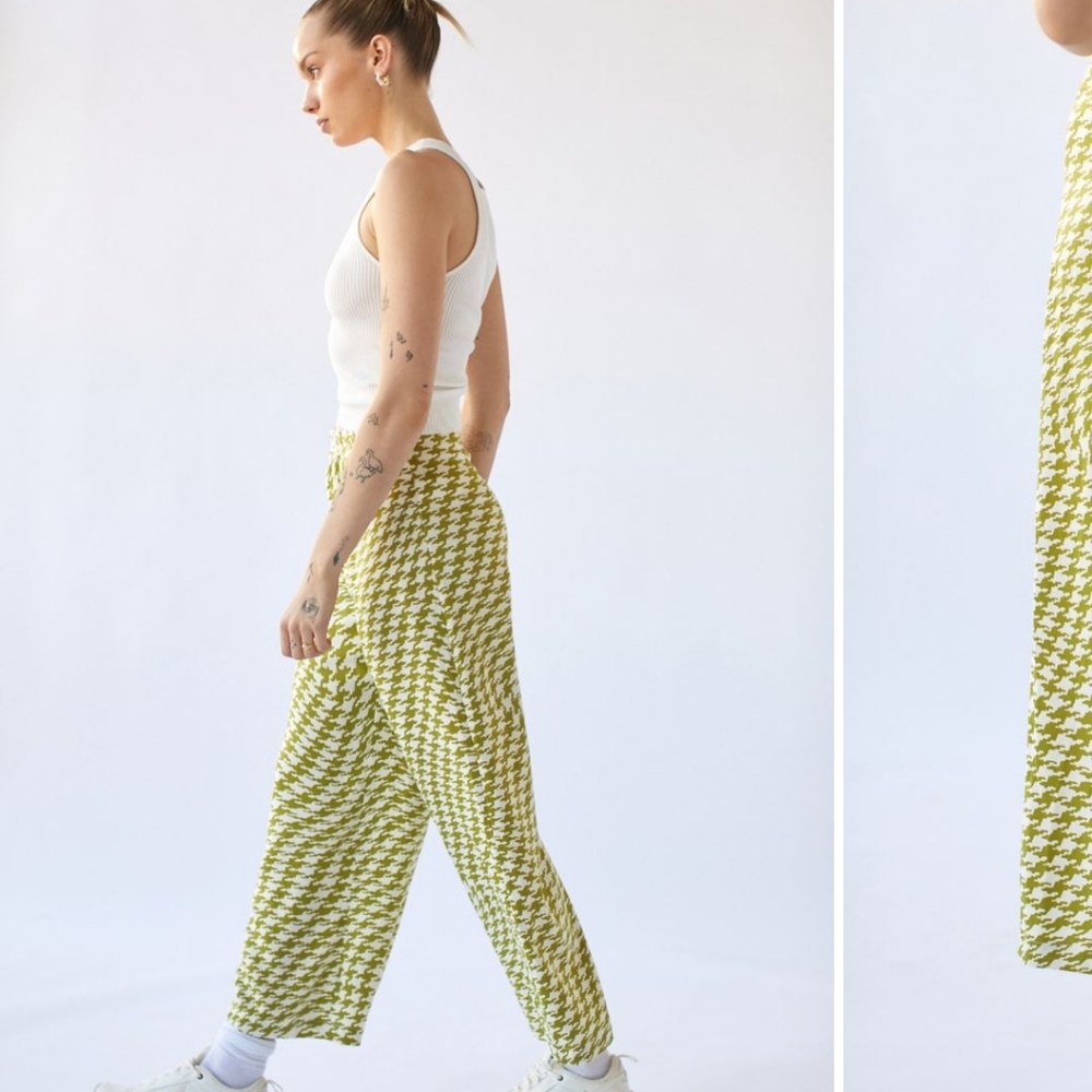 Nwt urban outfitters | olympia green satin crop pants